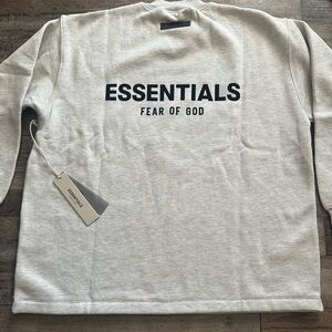 NWT AUTHENTIC ESSENTIALS FEAR OF GOD CREWNECK